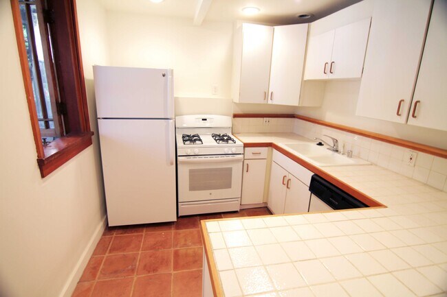 Building Photo - 8523 Nash Dr