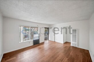 Building Photo - Unit 3