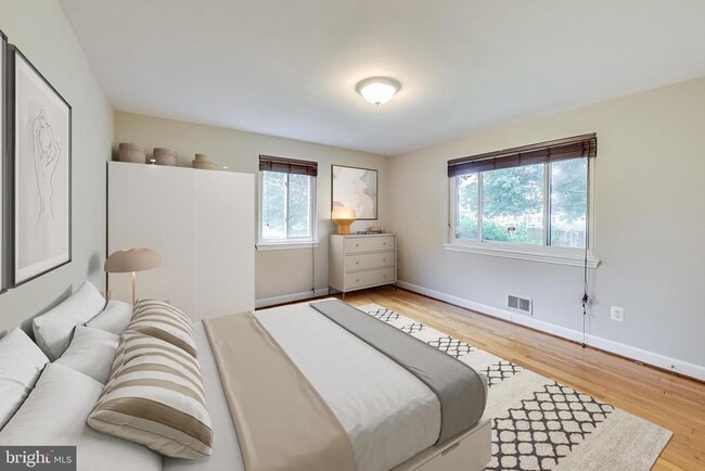 Foto del edificio - 8617 Lynbrook Dr