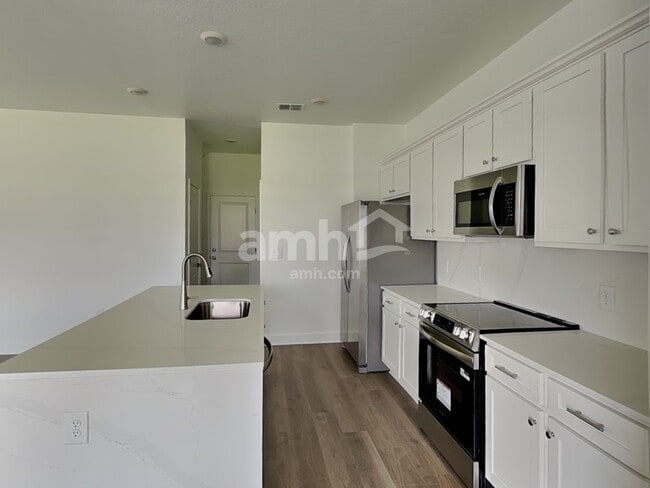 Foto del edificio - 16421 Cheyanne Ct