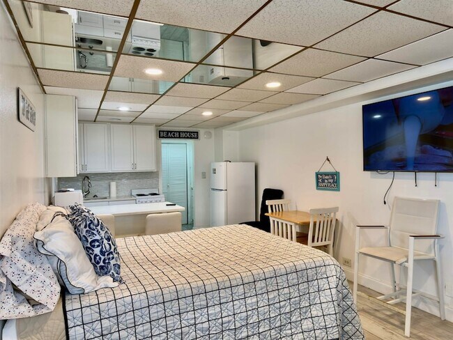 Foto del edificio - 14401 Front Beach Rd