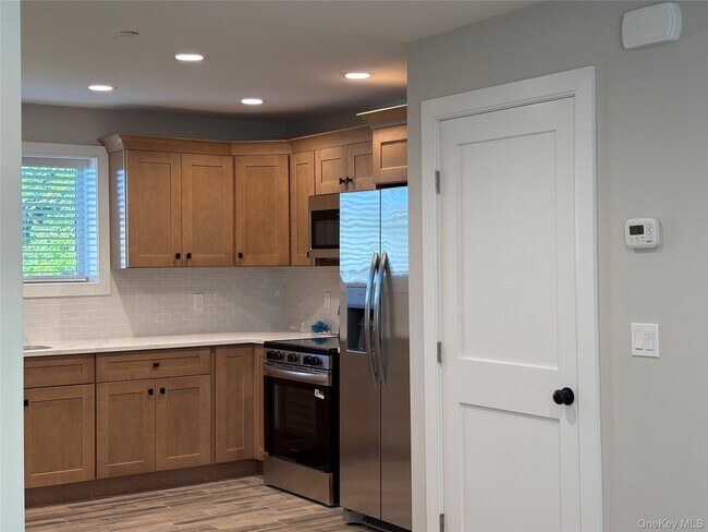 Building Photo - 455 Sunrise Hwy