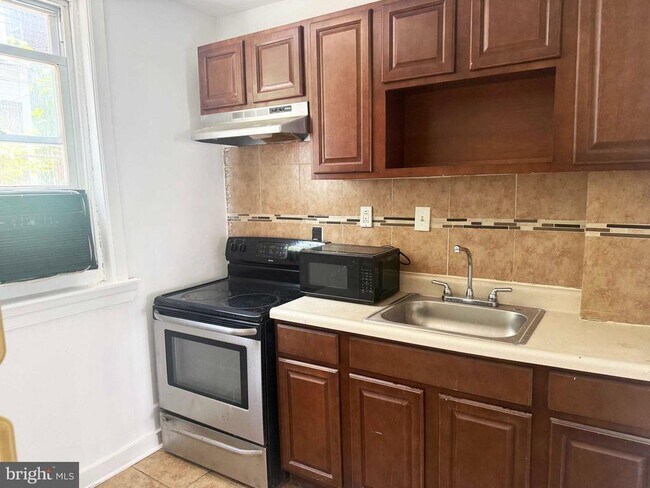 Foto del edificio - 3417 Hartville St
