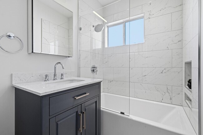 Foto del edificio - 6120 Case Ave