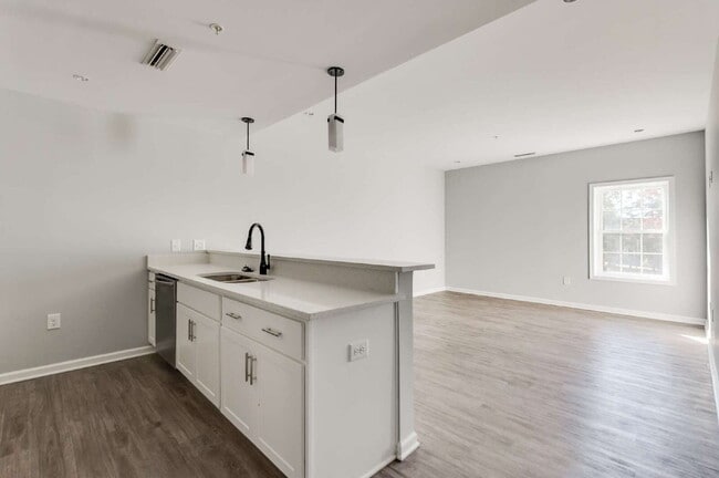 Building Photo - 1420 Ewing Pk Lp