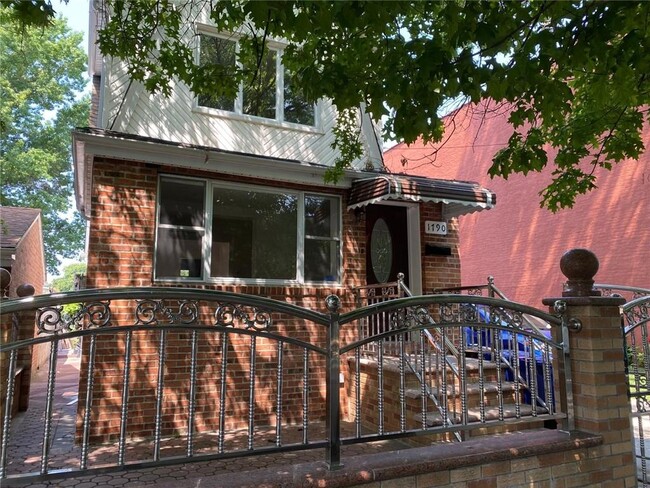 Building Photo - 1790 E 48th St