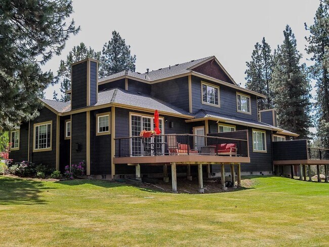 Building Photo - 5060 Swallow Ct