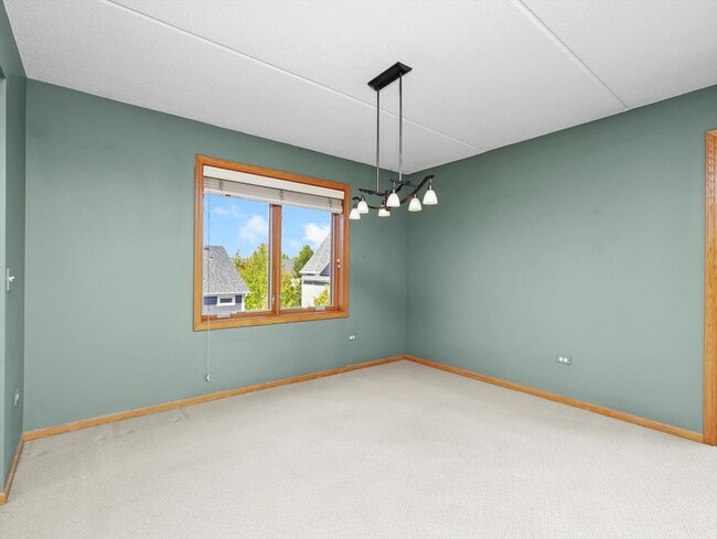 Building Photo - 5360 N Lowell Ave
