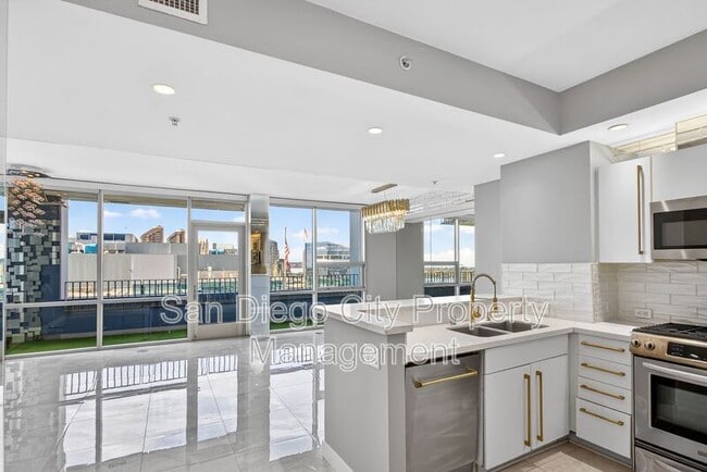 Building Photo - 321 Tenth Ave