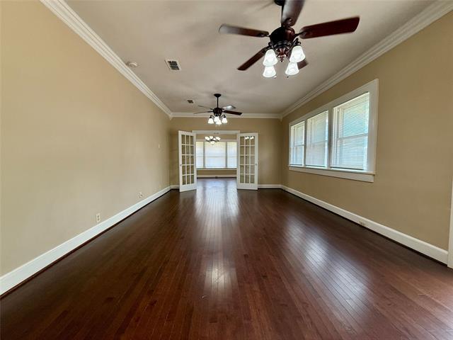Foto del edificio - 2126 Mistletoe Ave