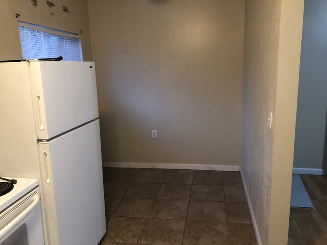 Photo - "Charming 1-Bedroom apartment with Spacious Layout in the Heart of Salt Lake City!"