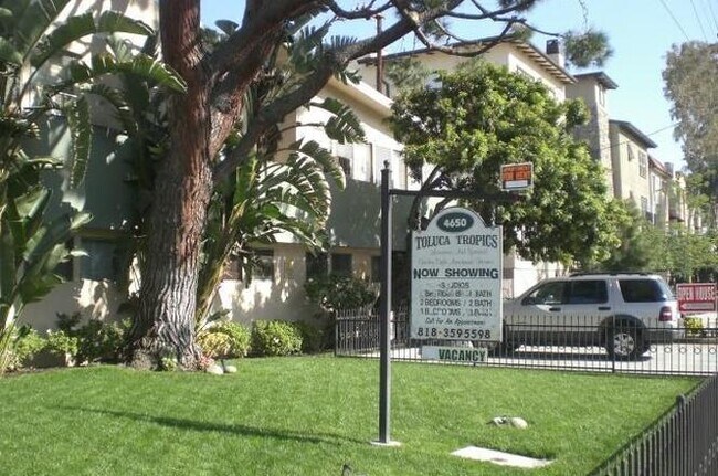 Building Photo - 4650 Cahuenga Blvd