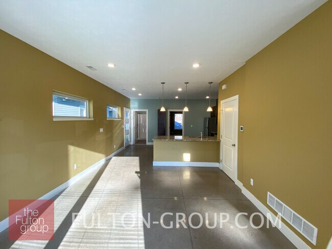 Foto del edificio - 107 Diamond Ave SE