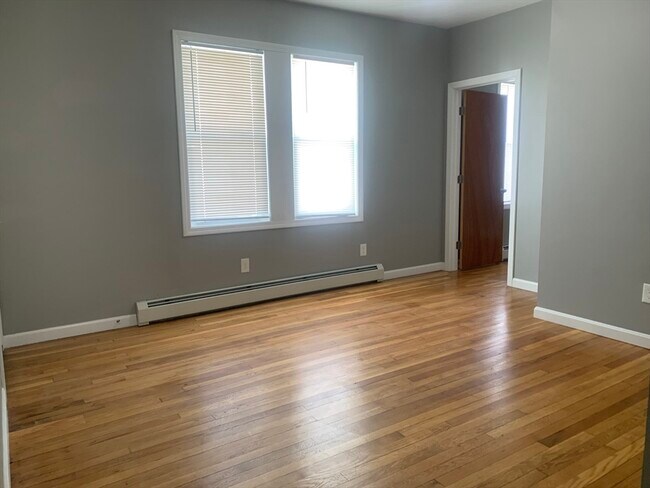 Building Photo - 350 US-1