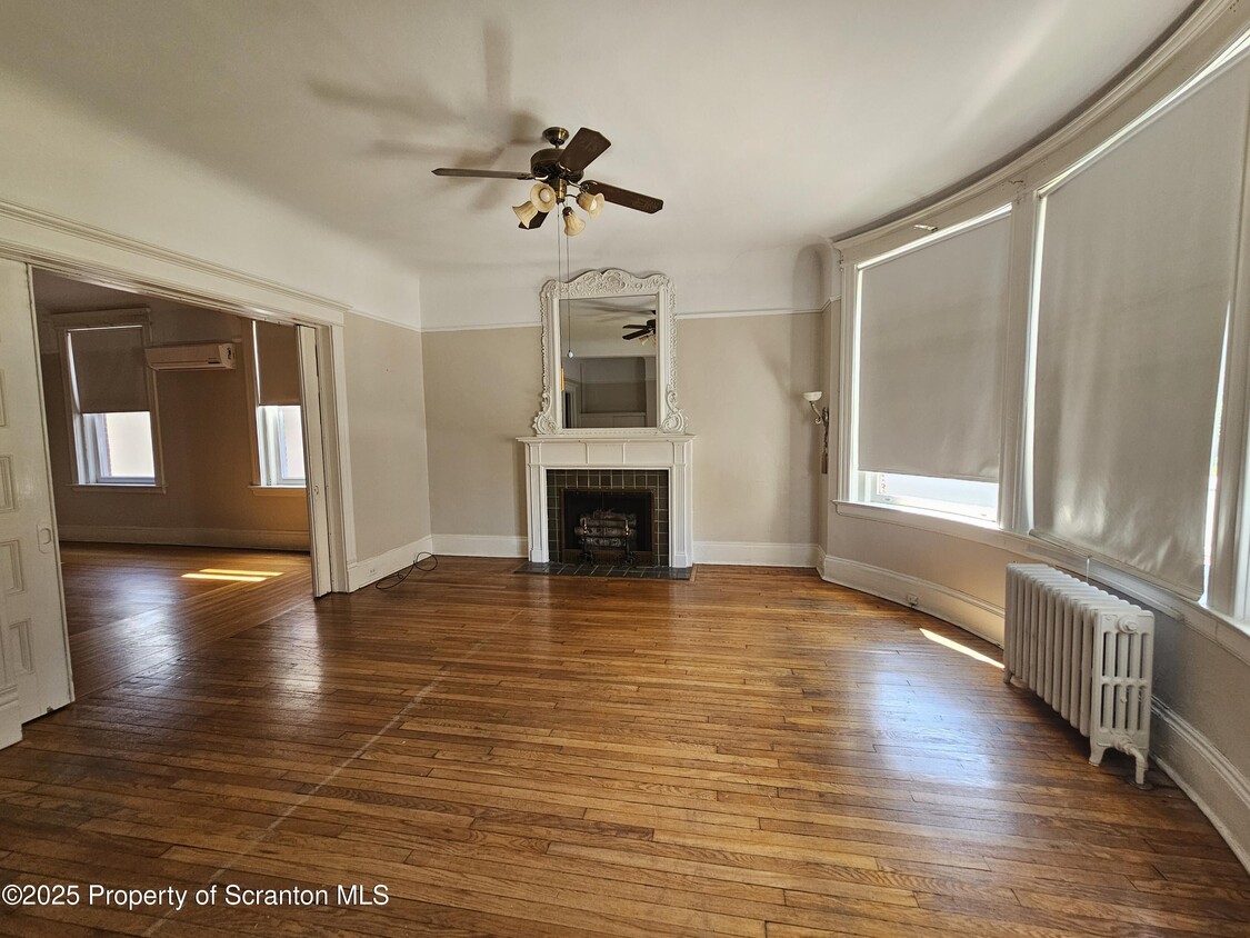 Foto principal - 218 S Franklin St
