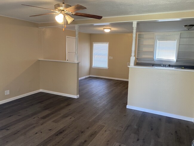 Foto del edificio - 300 E 12th St