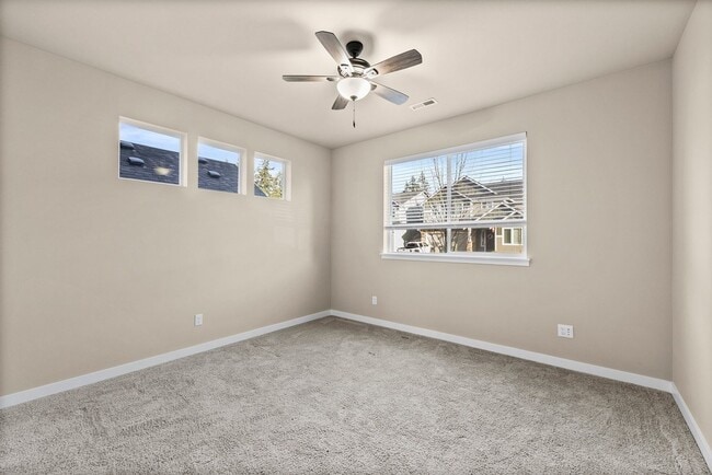 Building Photo - 16212 8th Ave E