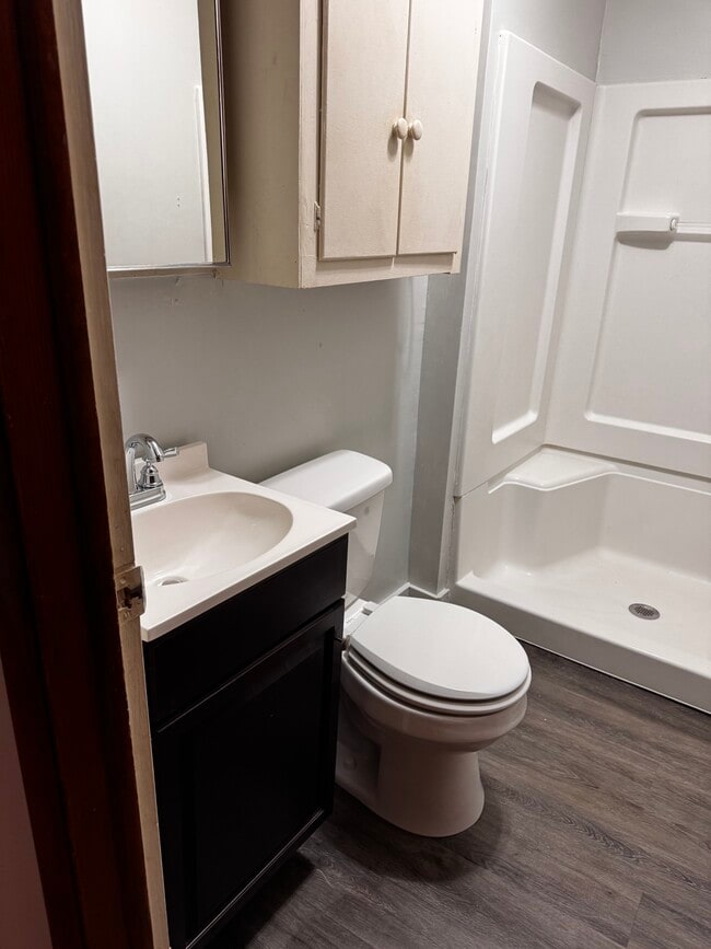 Foto del edificio - 624 E 8th St
