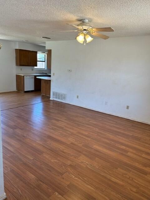 Foto del edificio - 304 E 19th St