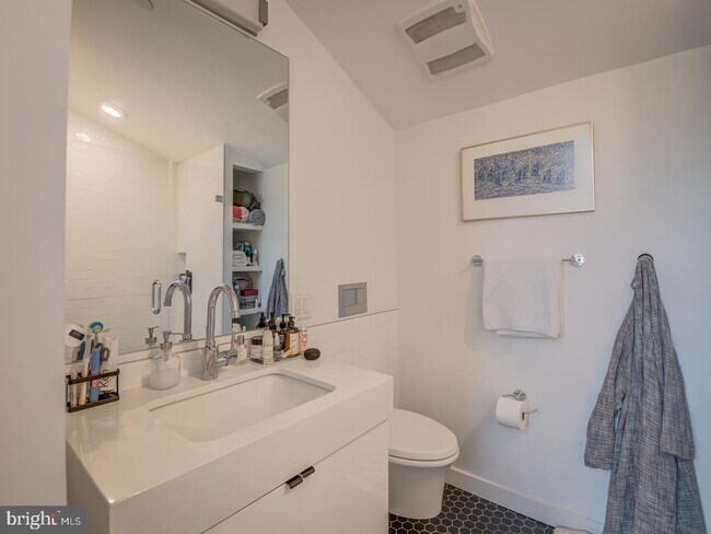 Foto del edificio - 57 N St NW