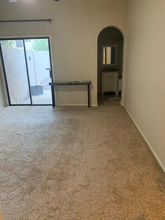Building Photo - 813 N Cholla St