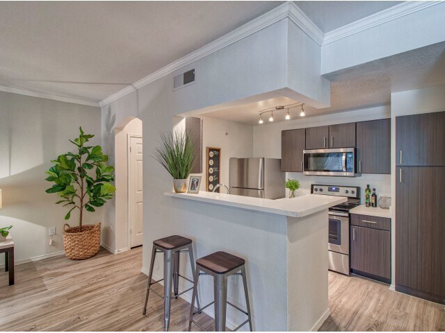 Stonelake at the Arboretum Apartments Austin, TX