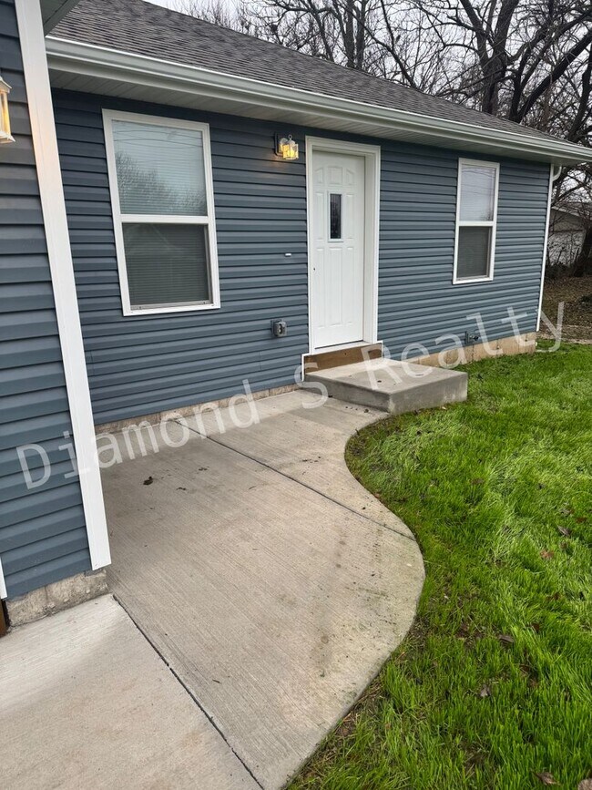 Foto del edificio - **MOVE IN SPECIAL!** Brand New Build - Conveniently Located near National and Kearney