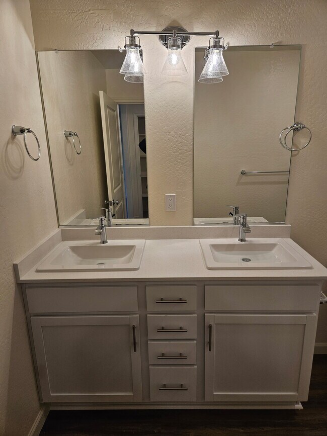 Foto del edificio - 630 Marshall Ln