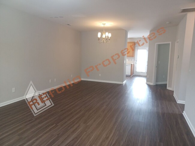 Foto del edificio - Cozy 4 Bedroom 3 Bathroom 1 Car-Garage End...