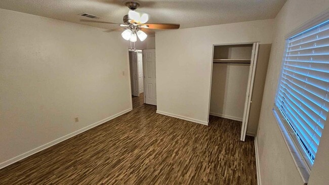 Foto del edificio - 513 Woodrow St NE