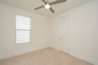 Building Photo - 310 Cyclamen St