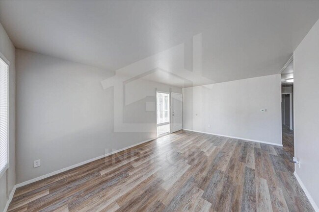 Building Photo - 3224 Welch Dr