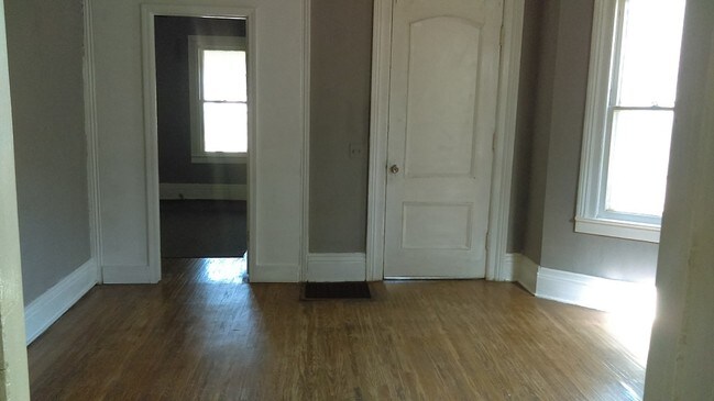 Building Photo - 333 Frost Ave