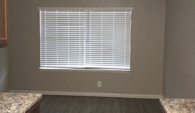 Foto del edificio - 501 Henderson Ave