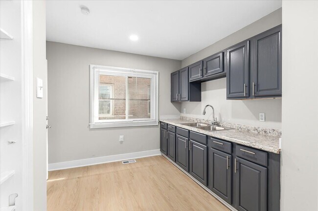 Foto del edificio - 16833 Griggs St