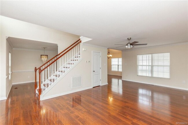 Building Photo - 15300 Parkgate Dr