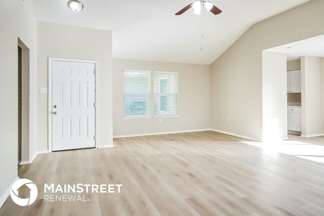 Building Photo - 15911 Pfeiffer Dr