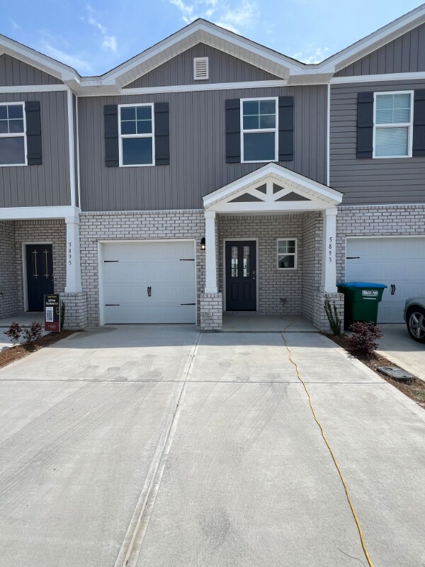 Foto del edificio - 5893 Tyndall Pkwy