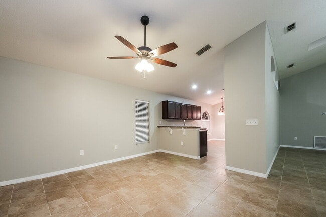 Building Photo - 4307 Bayside Dr