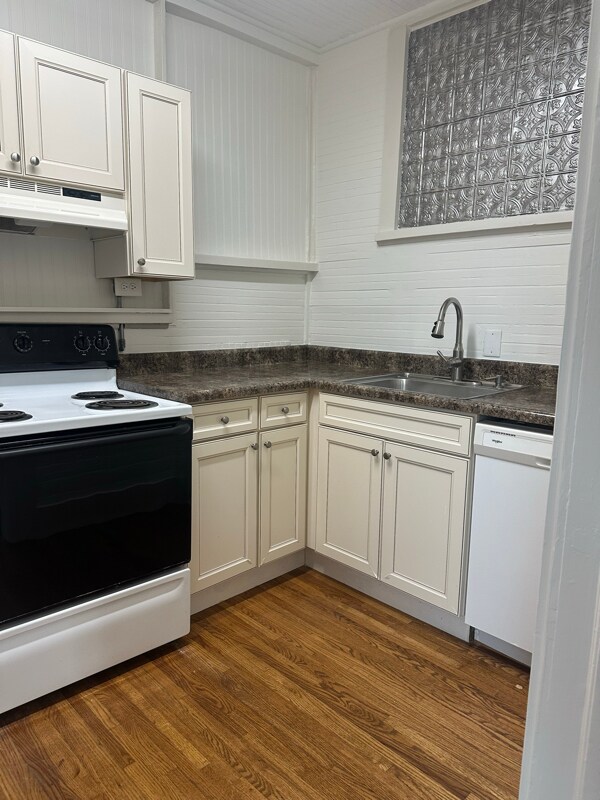 Foto del edificio - 1631 S Main St