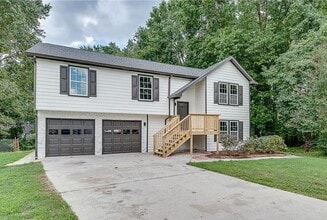 Building Photo - 1708 Brandon Square