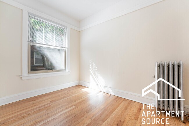 Foto del edificio - 521 W Brompton Ave