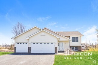 Building Photo - 2308 Maple Ln