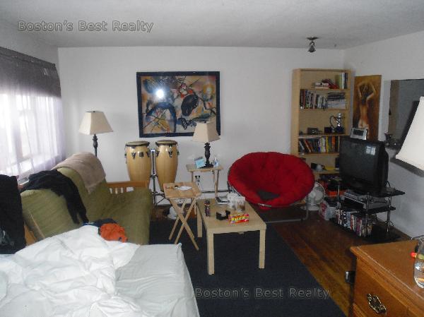 Primary Photo - 1039 Commonwealth Ave