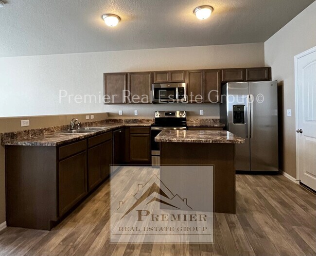 Foto del edificio - 7783 Sand Lake Heights