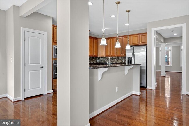 Foto del edificio - 21285 Park Grove Terrace