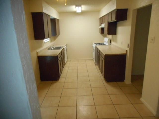 Building Photo - 1405 Taperwicke Dr