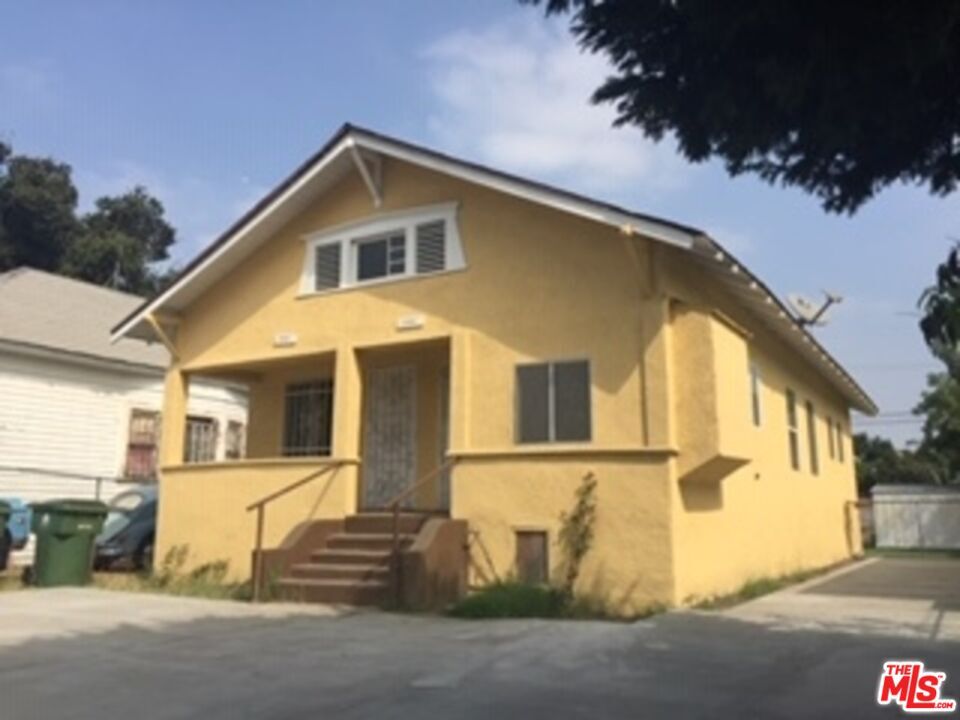 Foto principal - 1361 E 23rd St