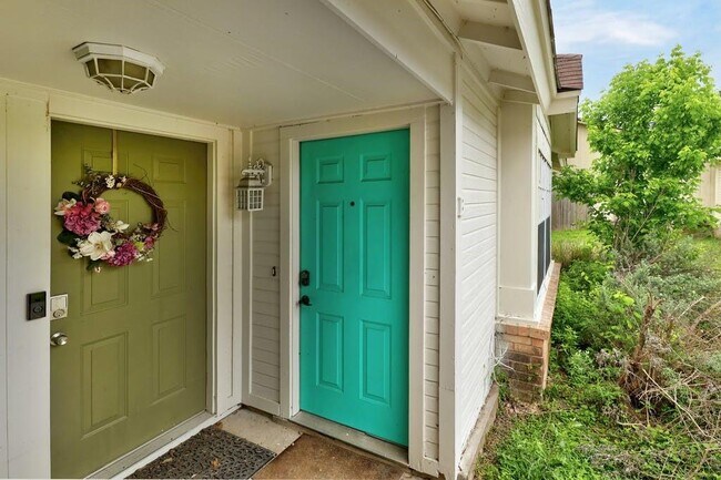 Foto del edificio - 7601 Woodstone Cove