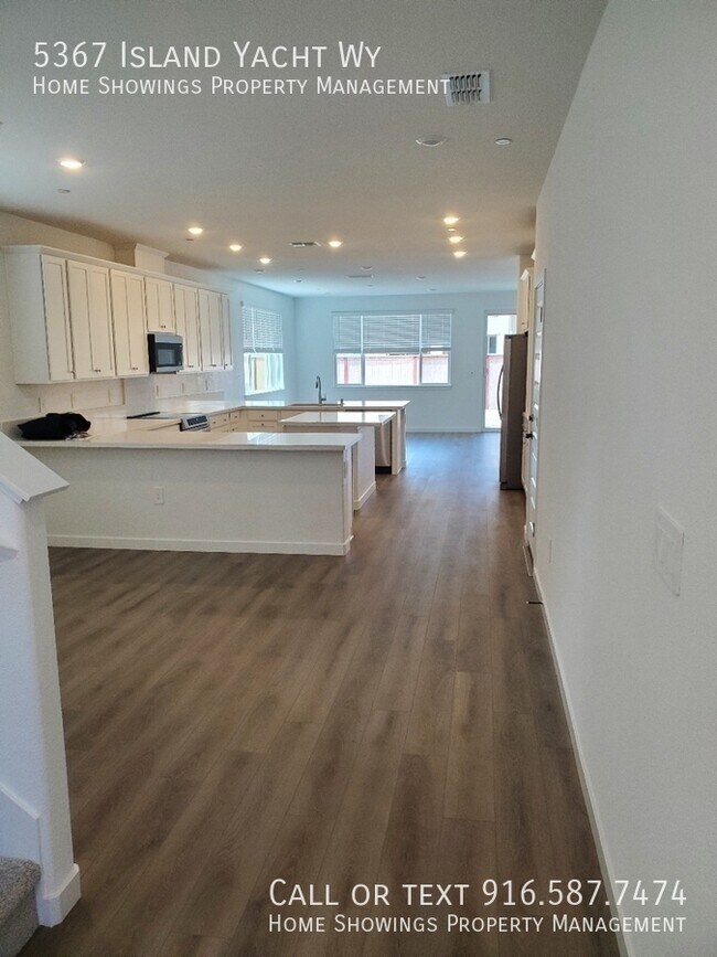 Foto del edificio - 5367 Island Yacht Wy